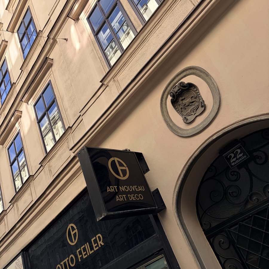 Fassade mit goldenem Schild Otto Feiler Art Nouveau Art Deco in der Wollzeile
